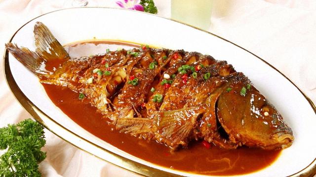 “吃貨”們小心了，吃東西點到為止，這幾種食物吃了容易生??！