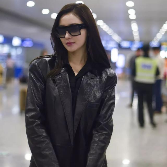 深蹲卸妝外加魔鬼的步伐 有哪個(gè)女明星健身能拼過她？