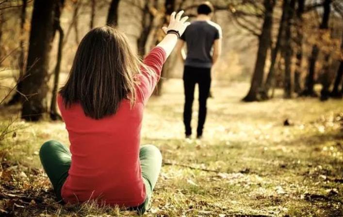 戀愛(ài)中女生可以忍多久不聯(lián)系，女人最長(zhǎng)多久不理男人