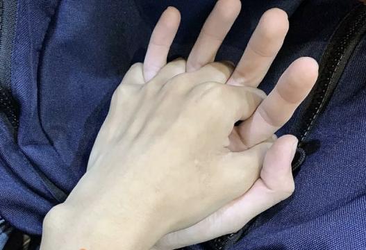 十指相扣算確認(rèn)關(guān)系么，十指相扣是第幾層關(guān)系