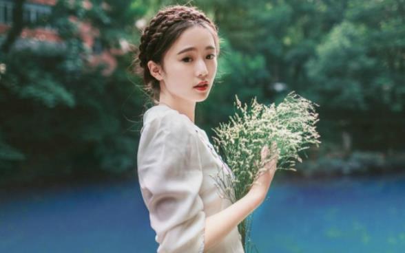 聊天如何引起女生好奇，聊天怎么調(diào)動女生情緒