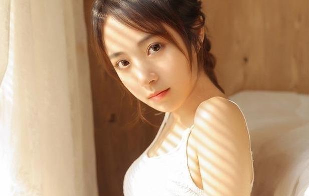 女生胸型分為哪些類型，什么樣的胸型才算真正完美